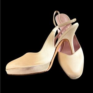 Vintage Vera Wang Cream Slingback Heels